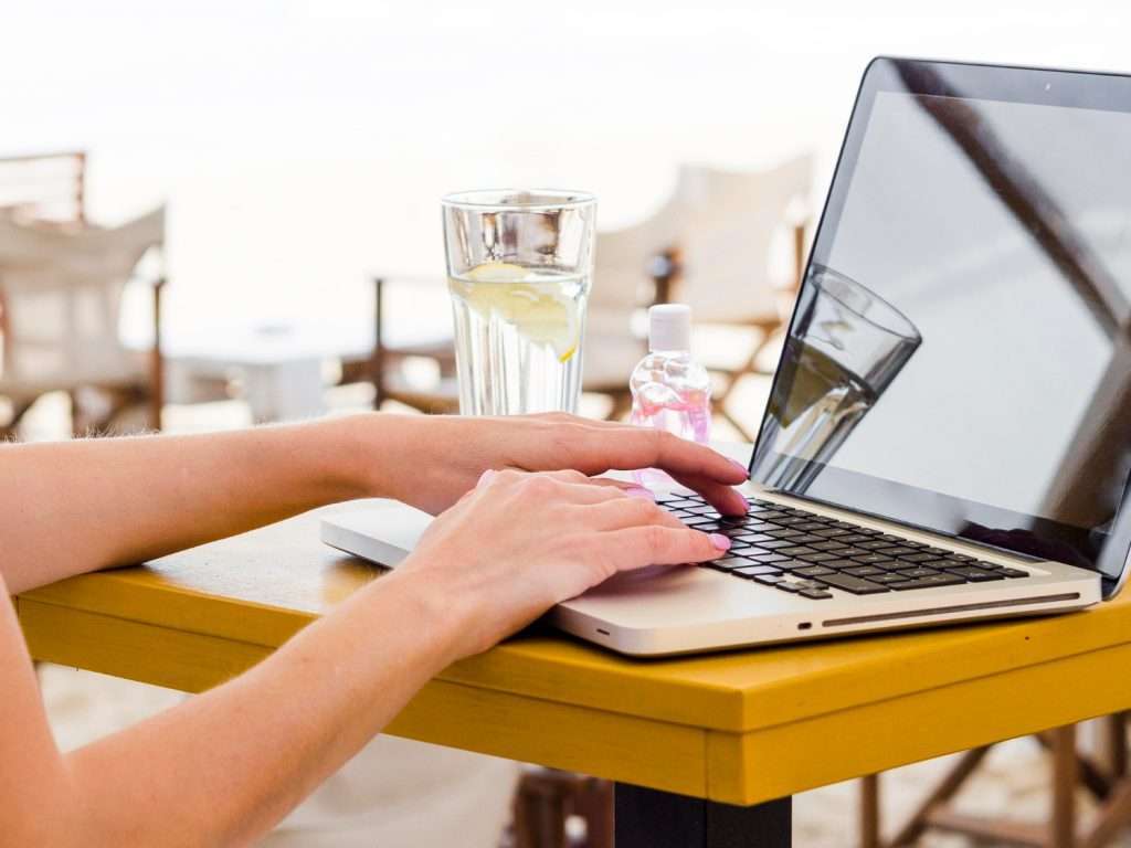 The Gig Economy: Top 10 Opportunities and Challenges 15 2148575287 1 1024x768 1